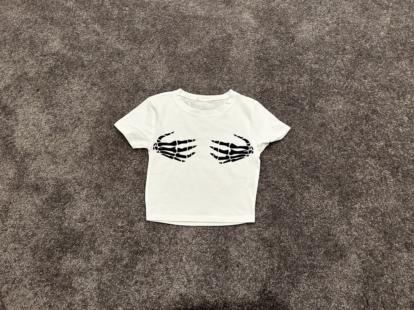 LOVE HANDLE CROP TEES