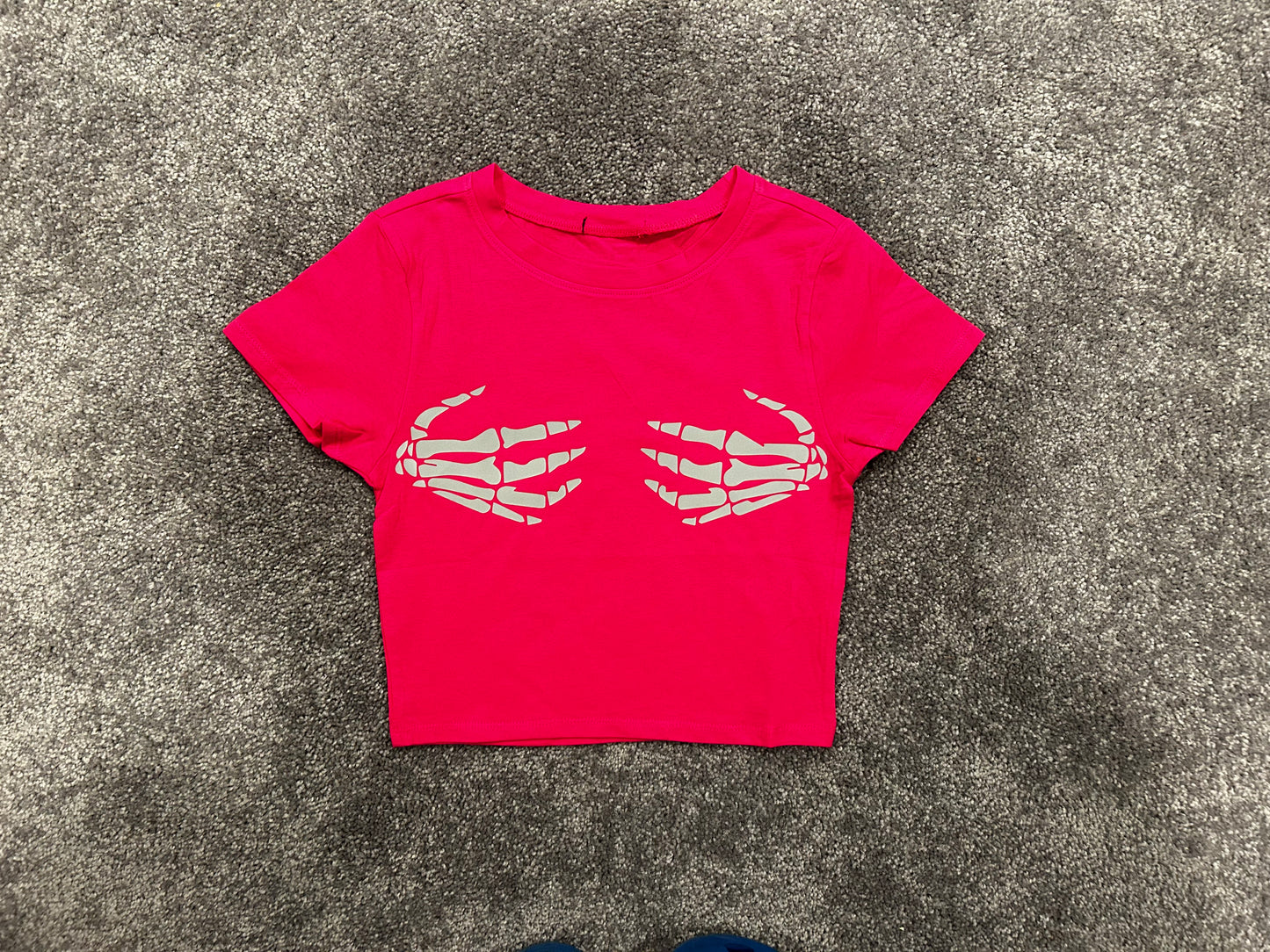 LOVE HANDLE CROP TEES